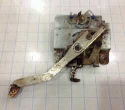 WHIRLPOOL Electric Stove DOOR LATCH Asm 12001375 8002P025-60 AP4008507 PS2002999