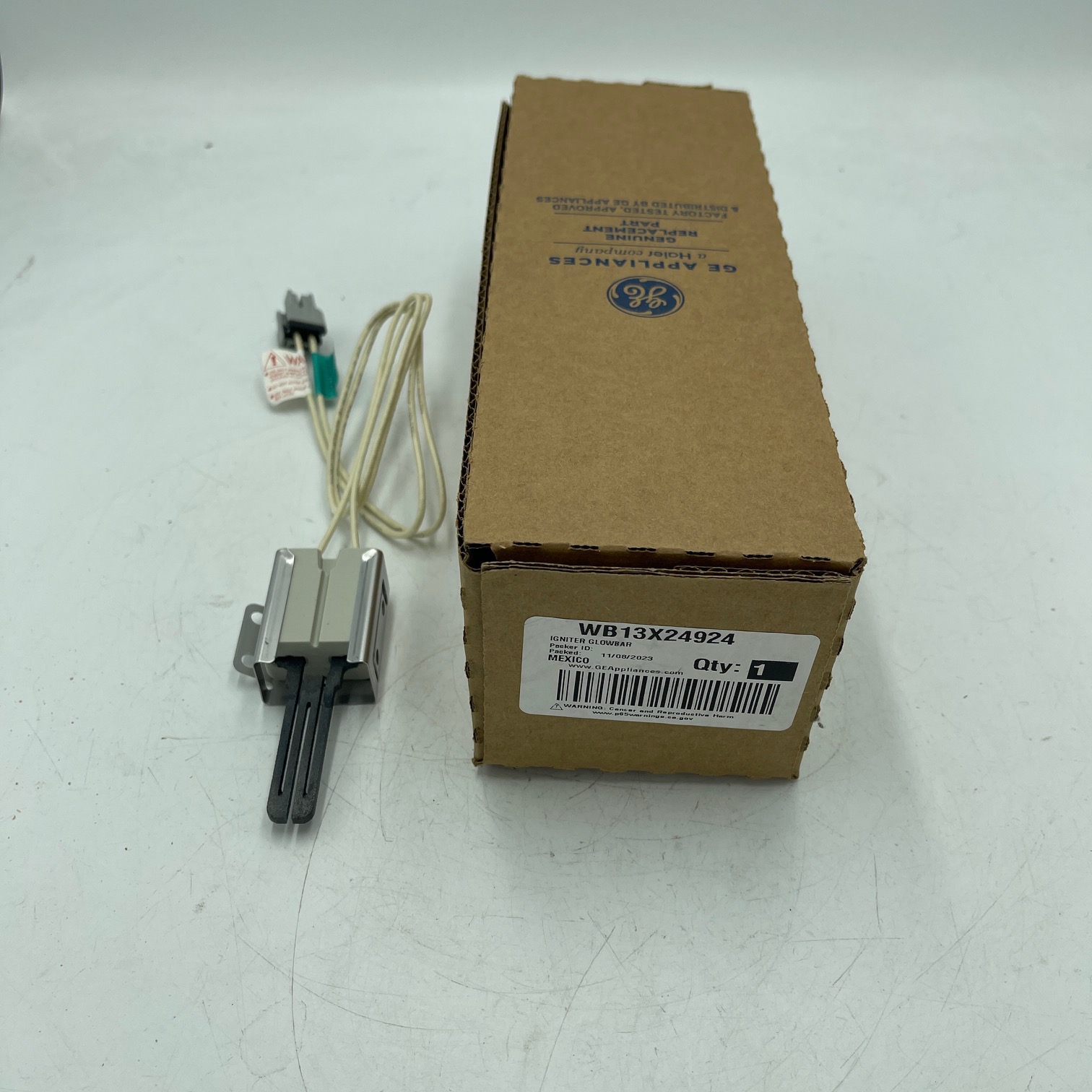 New Genuine GE Oven Igniter Glowbar WB13X24924 AP6040430