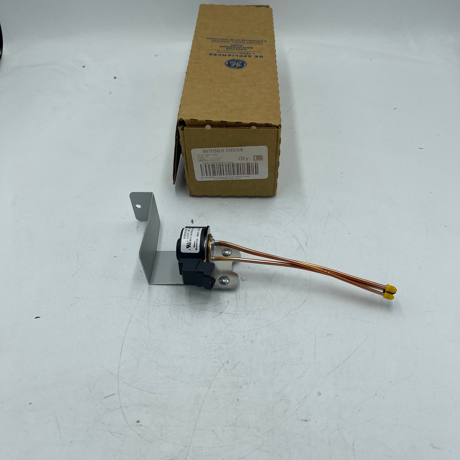 Genuine GE Refrigerator Valve Body Asm WR86X10094, PS8746282, WR86X10091, WR86X10093 - Image 2