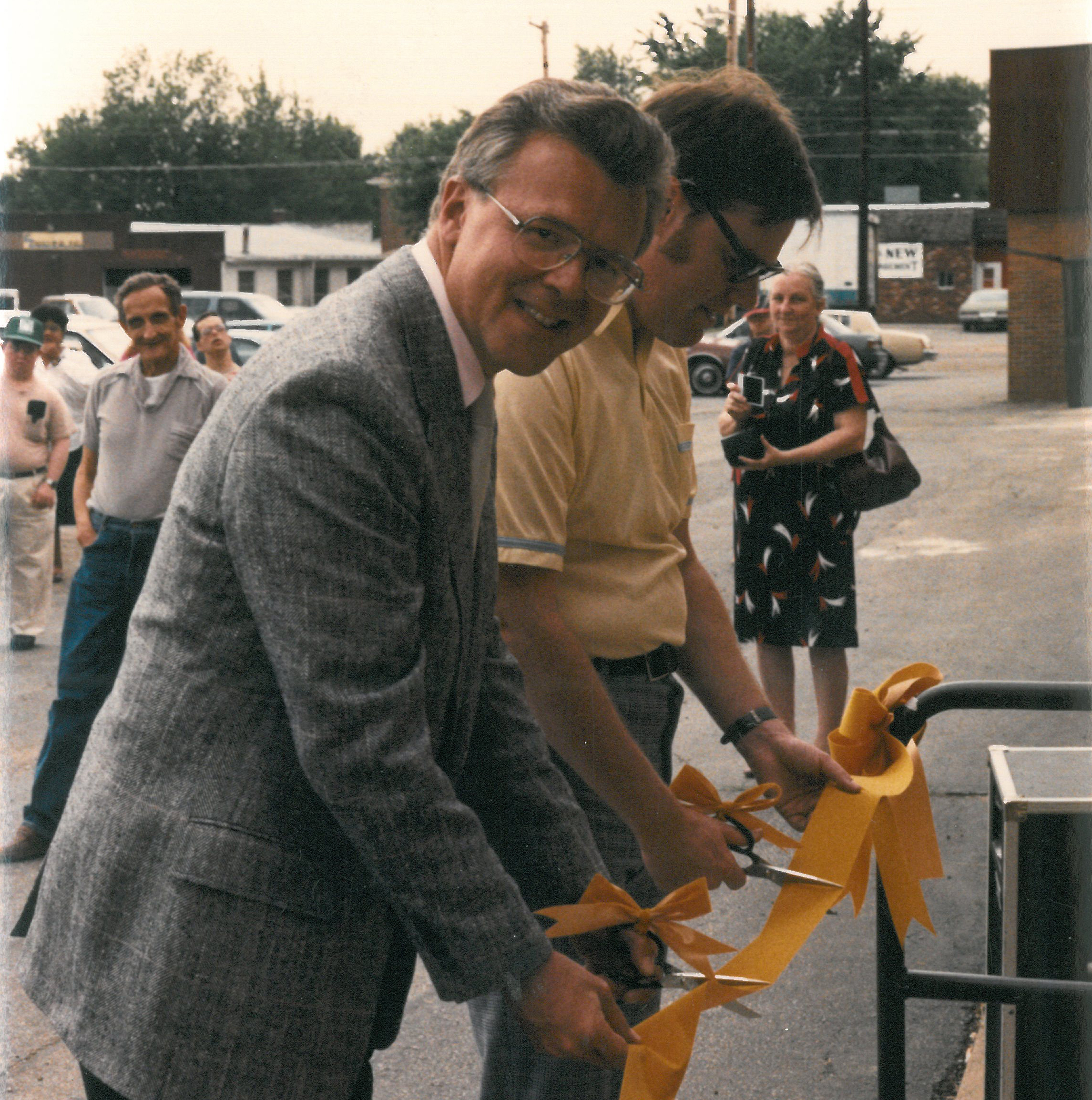 85-89 Ribbon cutting-2