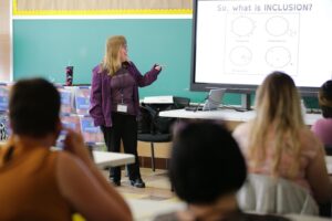 Summit DD staff member teaching session on inclusion