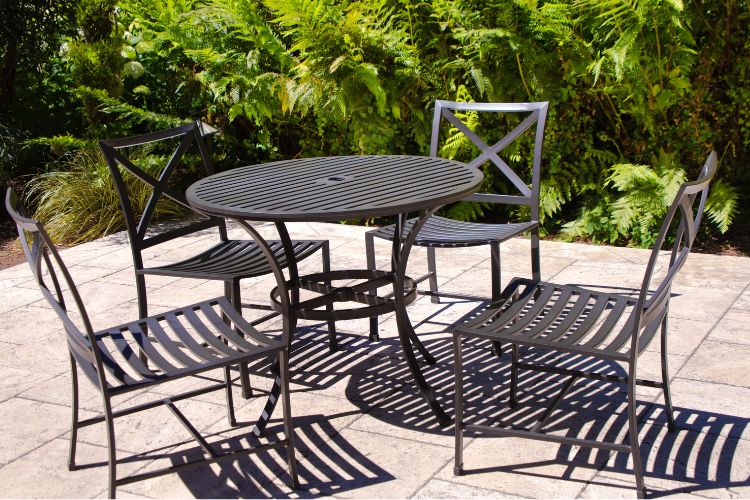 patio-table-chairs