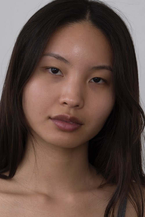 Models with medium skin tones