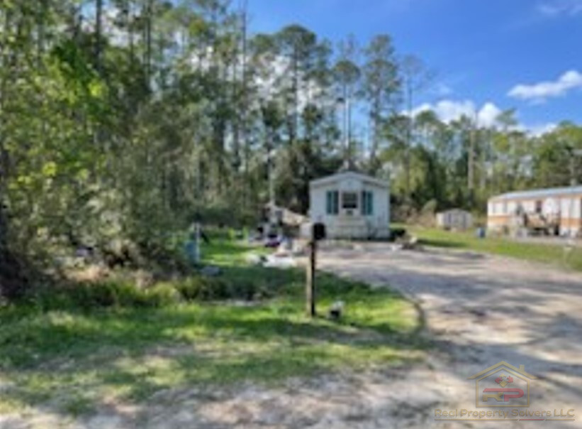 💰🏦🤑Amazing Mobile Homes Package Opportunity At Satsuma FL, 3K Cash flow From Day One With Tons