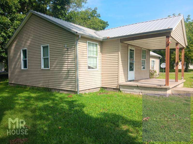 3BR Home in LaCygne , KS photo 2