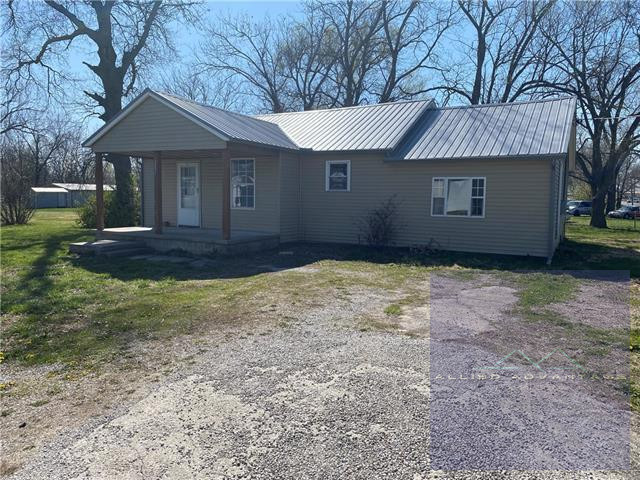 3BR Home in LaCygne , KS