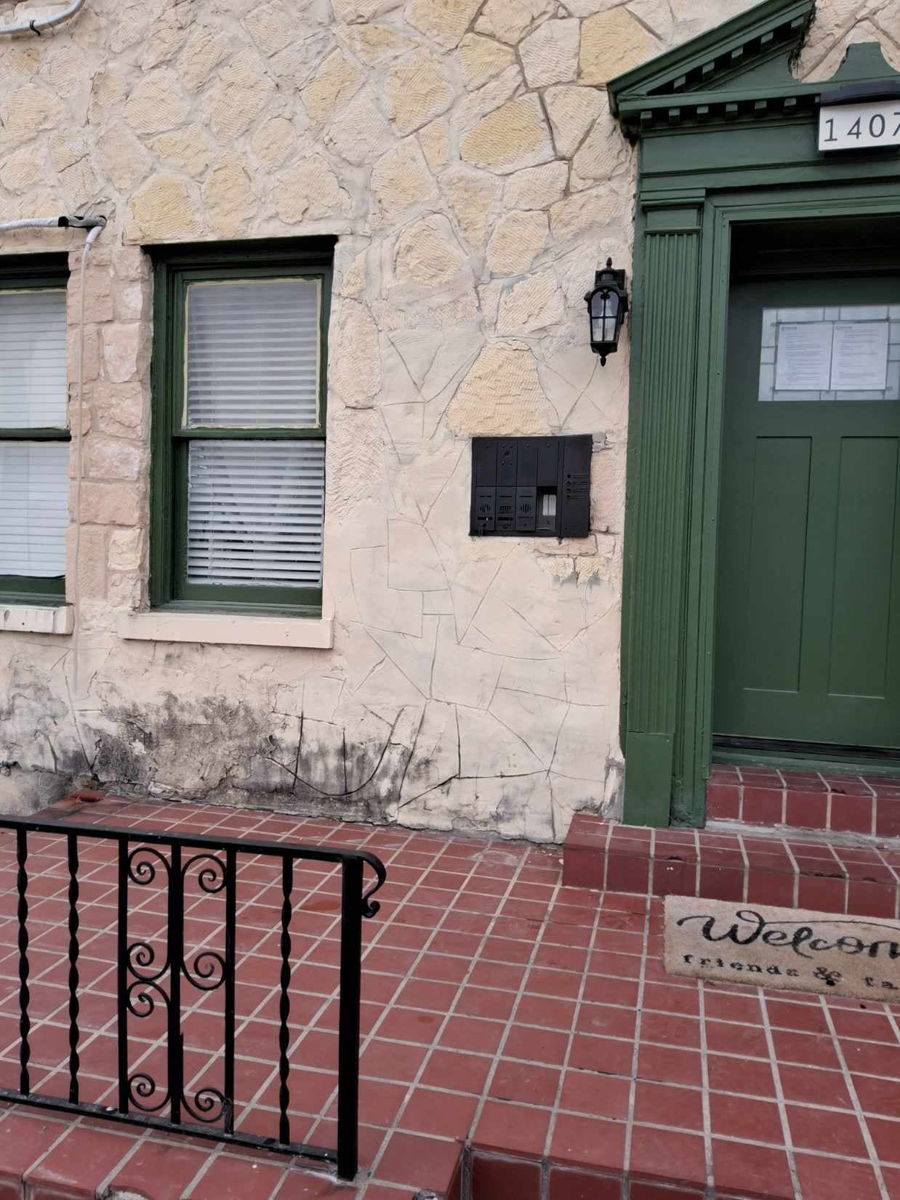 6 Units, 2 Buildings in North Downtown San Antonio photo 4