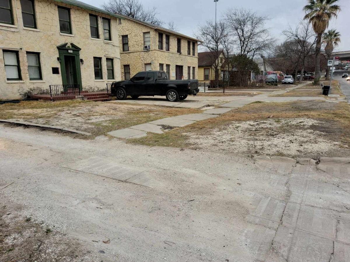 6 Units, 2 Buildings in North Downtown San Antonio photo 5