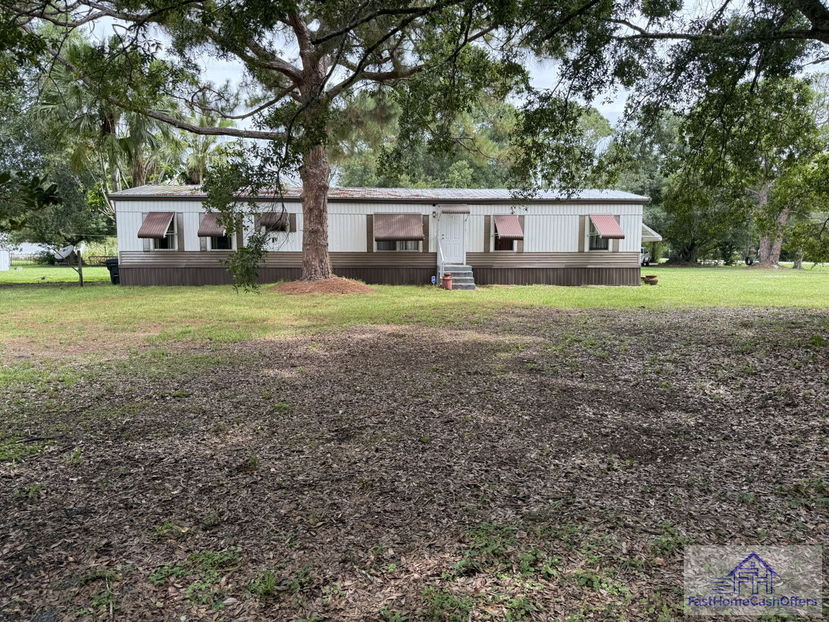 🏠✨(Okeechobee) 4BR/2BA Doublewide on a Half-Acre Corner Lot (Zip 34974)✨🏠