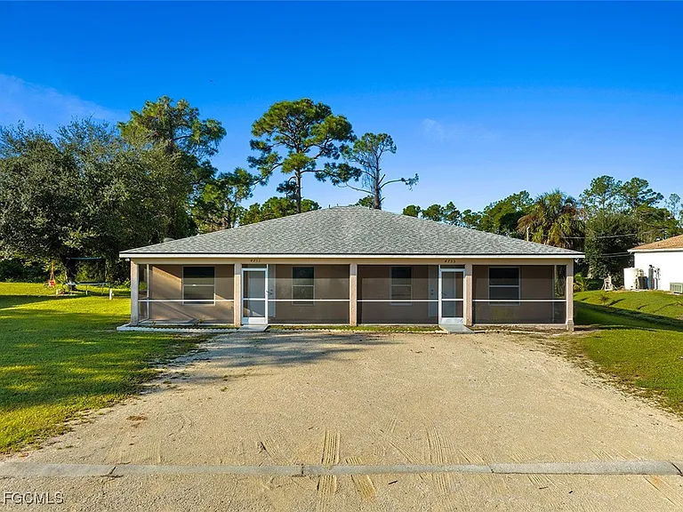 🔥Off-Market Move-In Ready Duplex in Lehigh Acres, FL with $4,160 Potential Rent!