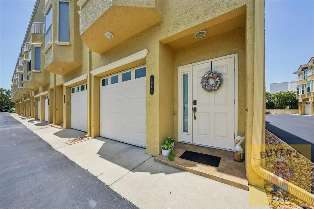 Tierra Verde — 3 Bed / 3.5 Bath — Buy-and-Hold — End-Unit with Pool Views & New Roof + New High‑Efficiency A/Cs