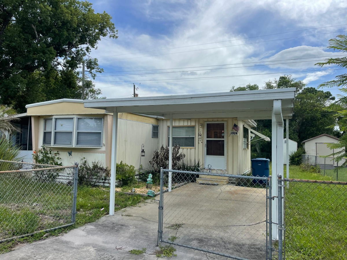 1924 Sunny Palm Dr. Ormond Beach, FL 32174