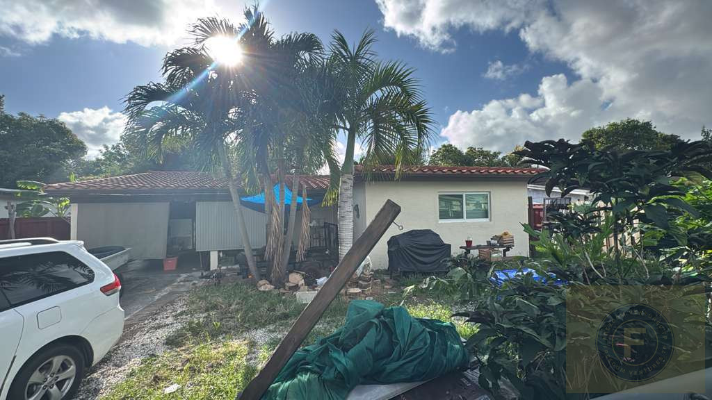 GREAT FIX AND FLIP OR BUY AND HOLD IN 490 NW 29th Ave, Fort Lauderdale, FL 33311