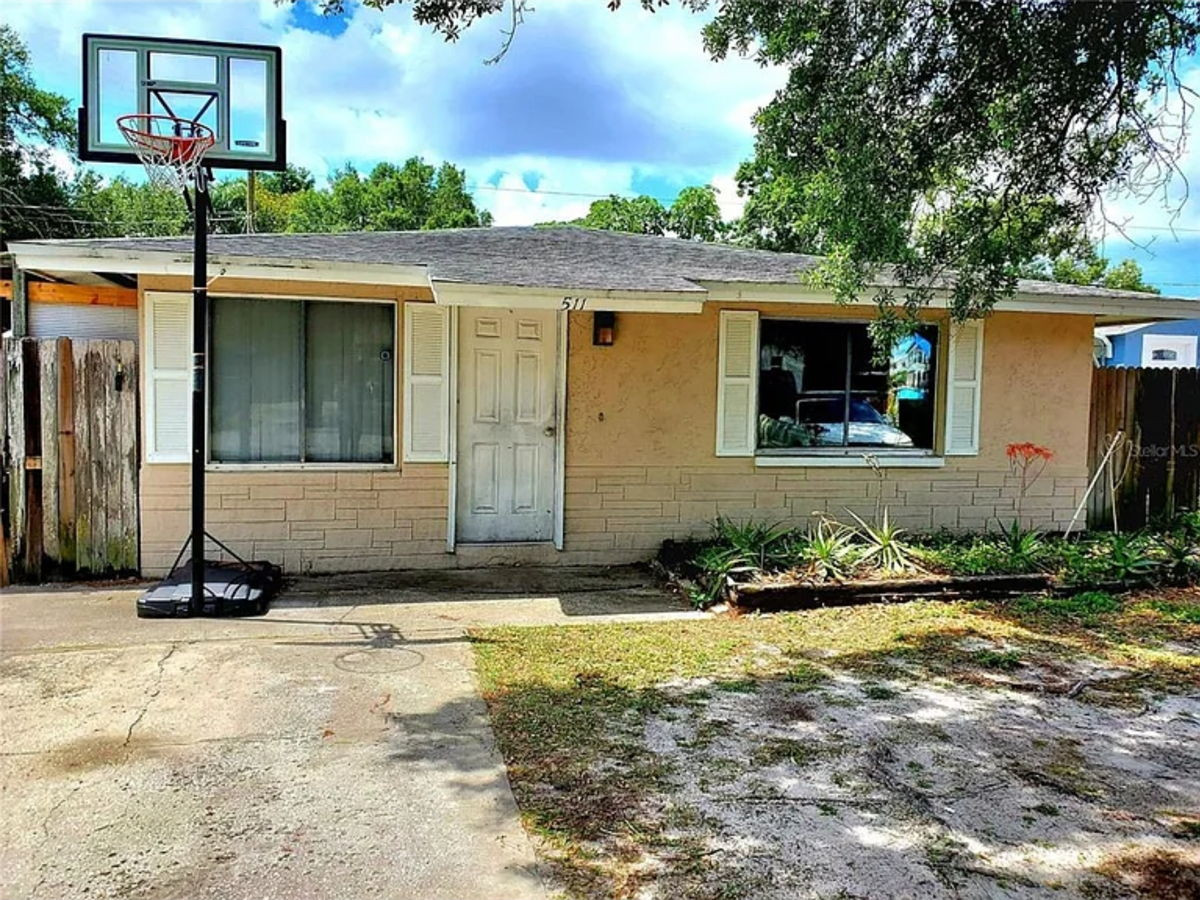 LARGO FL 3 BED 2 BATH BLOCK HOME NOT IN FLOOD ZONE STRONG ARV FCFS