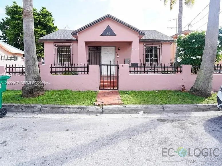 LITTLE HAVANA DUPLEX PLAY | FLEXIBLE INCOME STRATEGY IN 71 NW 18th Ave, Miami, FL 33125