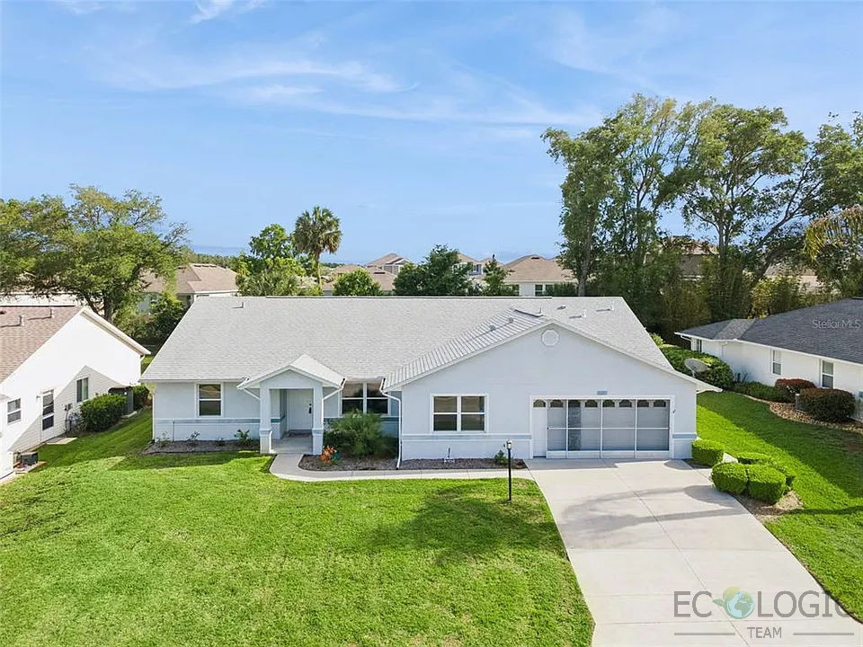 55+ GATED COMMUNITY | LIFESTYLE + LOW-MAINTENANCE PLAY IN 26245 Newcombe Cir, Leesburg, FL 34748