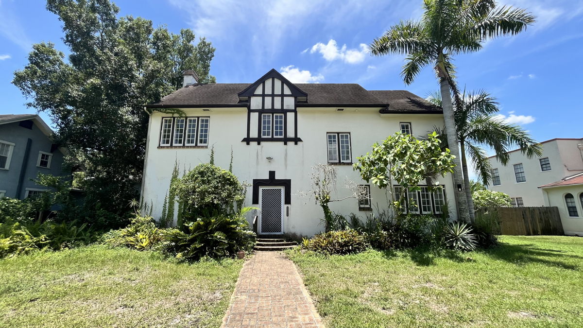 Historic Dean Park Value-Add | 2,500 Sqft Fort Myers Restoration Play