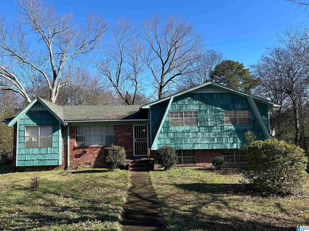3BR Home in Center Point , AL