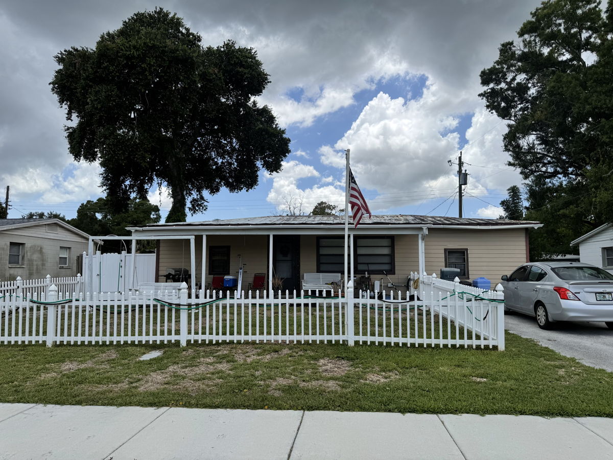 🛠️🏠 (Pinellas Park FL) 3 / 1.5 Block Pool Home Fixer 🏠🛠️