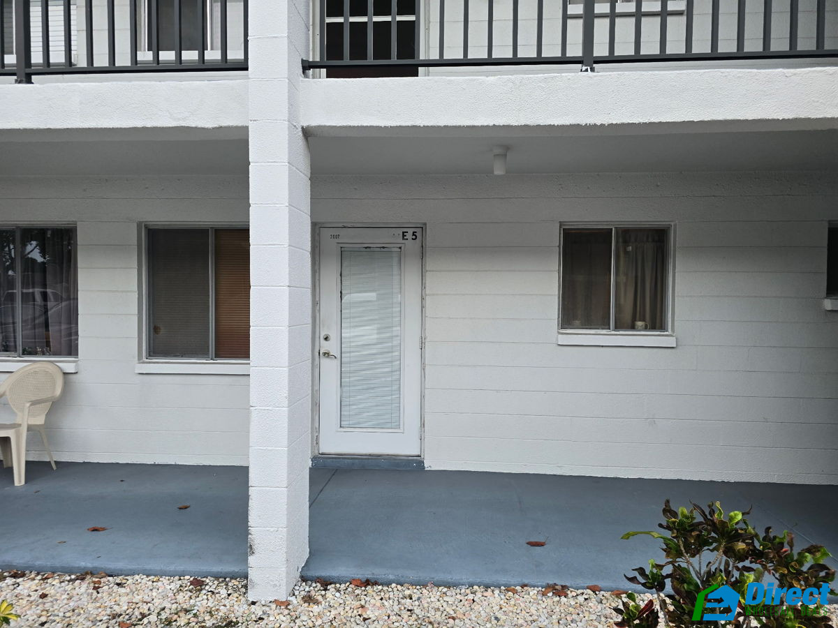 Super Cheap Bradenton Condo ~ Only $60k w/ LOW HOA!