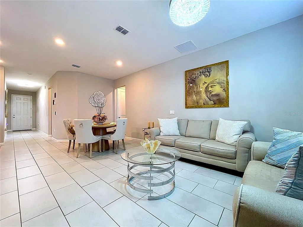3BR Home in Lake Wales , FL photo 3