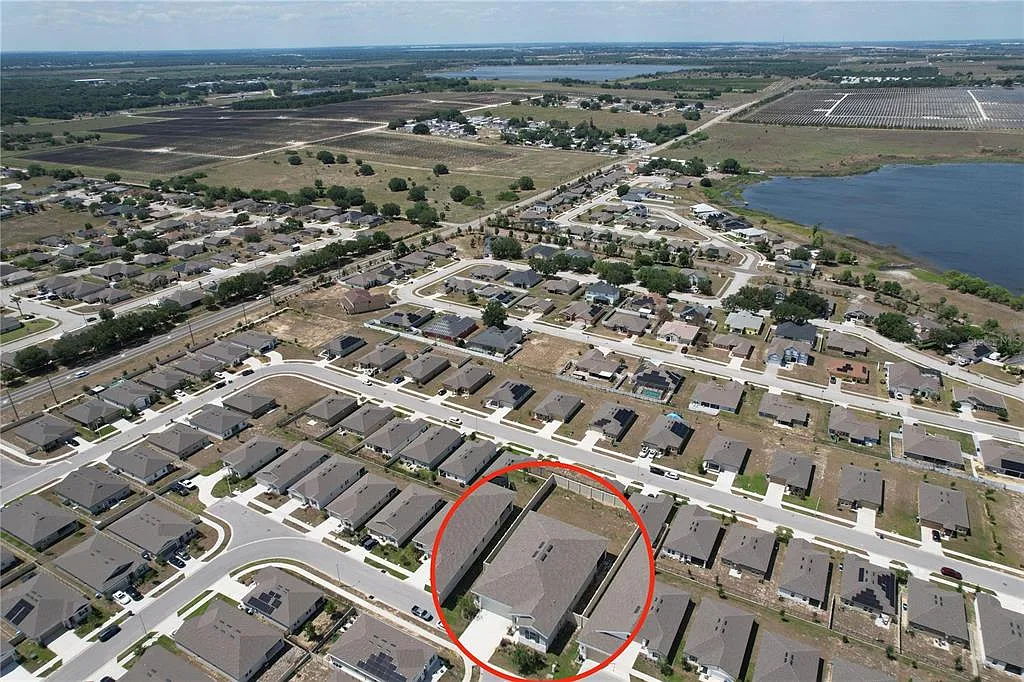 3BR Home in Lake Wales , FL photo 4