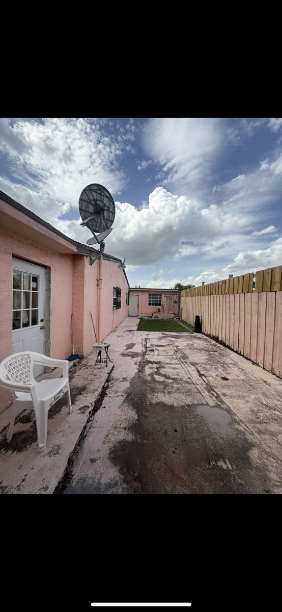 🏡💰 Income-Producing Townhouse Opportunity in Miami Gardens!