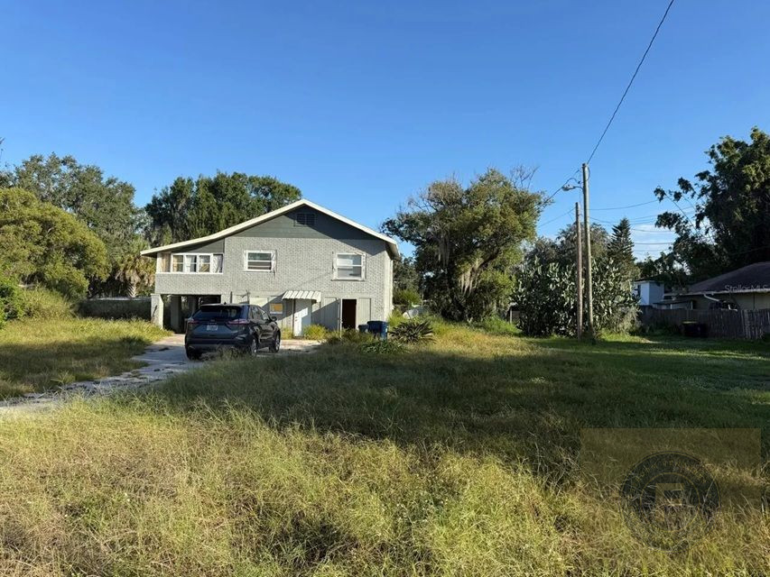 GREAT FIX AND FLIP OR BUY AND HOLD IN 730 Virginia Ave Auburndale, FL 33823 DUPLEX