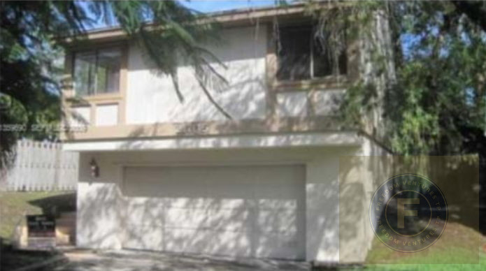 GREAT FIX AND FLIP OR BUY AND HOLD IN 21705 SW 99th Ave, Cutler Bay, FL 33190