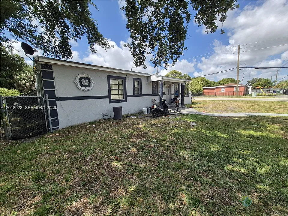 MIAMI GARDENS | CORNER LOT FIXER | VALUE-ADD OPPORTUNITY IN 290 NW 191st St, Miami Gardens, FL 33169