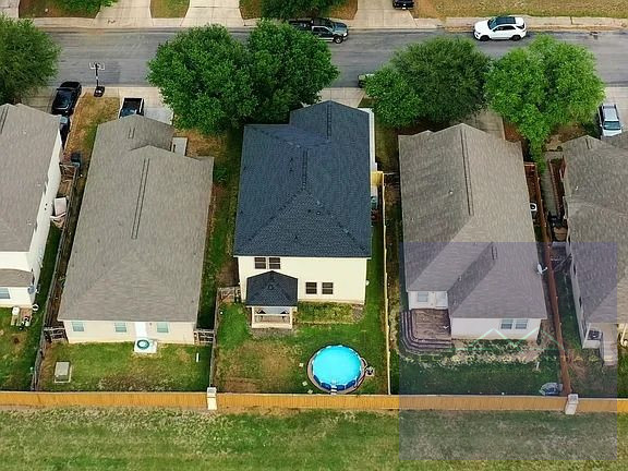 4BR Home in Converse , TX photo 5