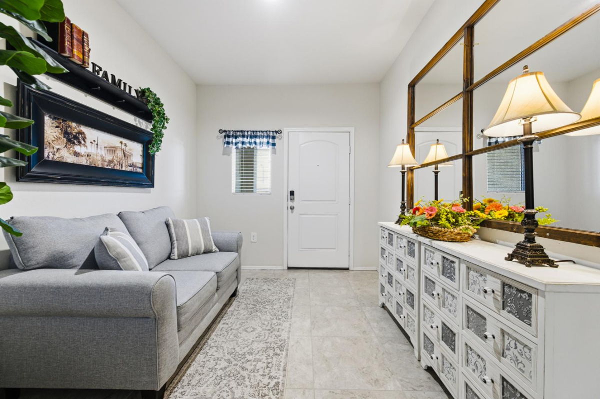 3BR Home in Maricopa , AZ photo 6