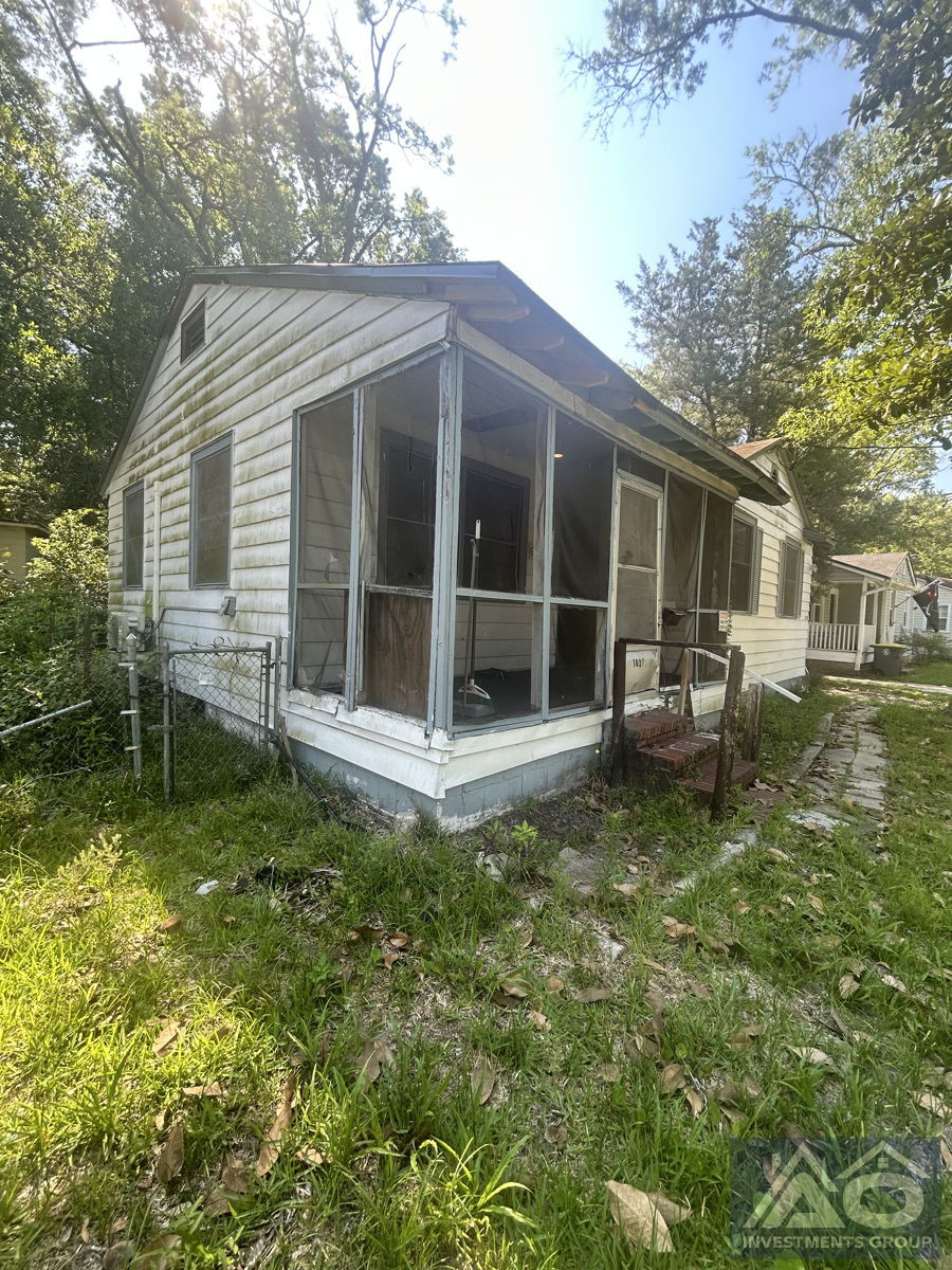 (JACKSONVILLE) 3 Beds / 1 Bath only for 74k!