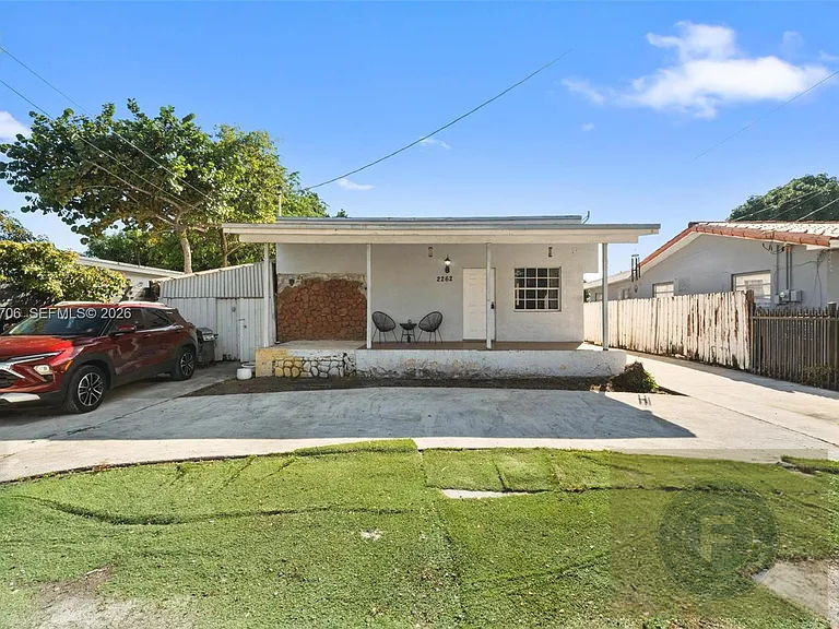 GREAT FIX AND FLIP OR BUY AND HOLD IN 2262 NW 4th St, Miami, FL 33125 Duplex