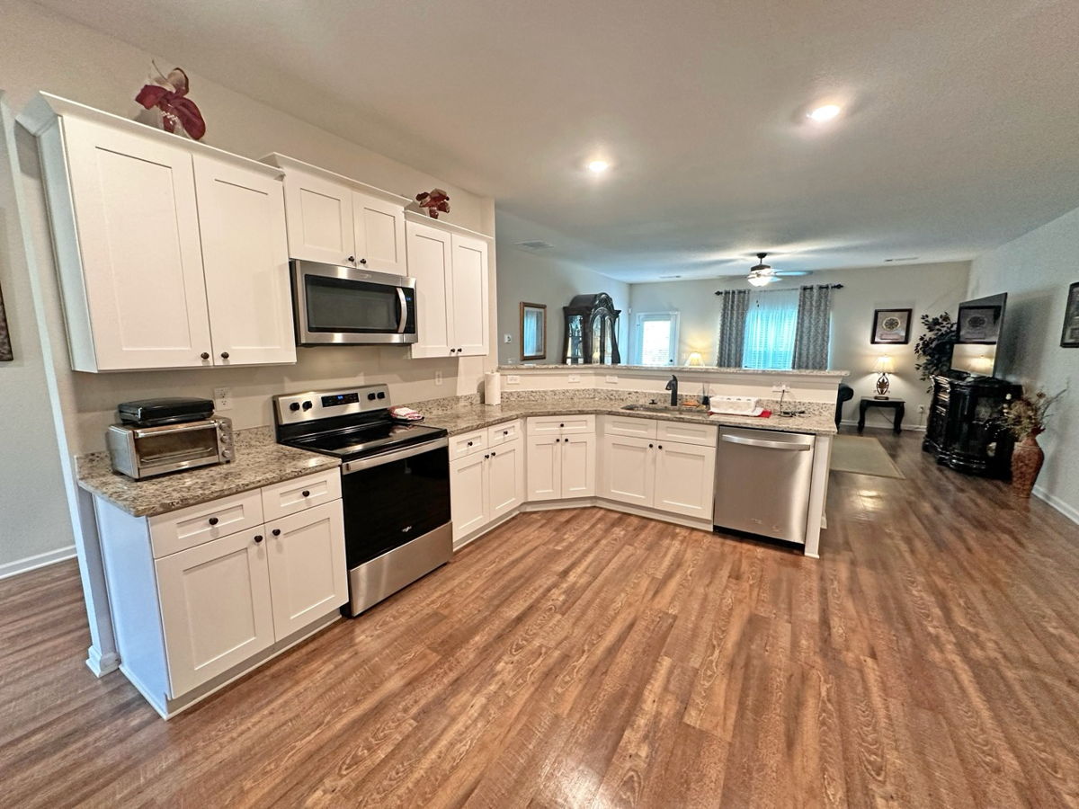 4BR Home in Fairburn , GA photo 2