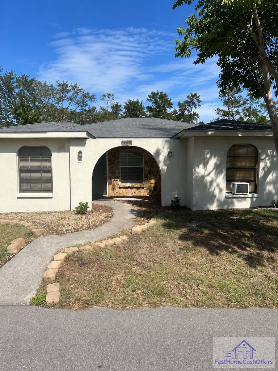 🏡✨(Spring Hill) Great Investment Opportunity | 3BR/2BA on 0.75 Acres (Zip 34613)🚗🌞