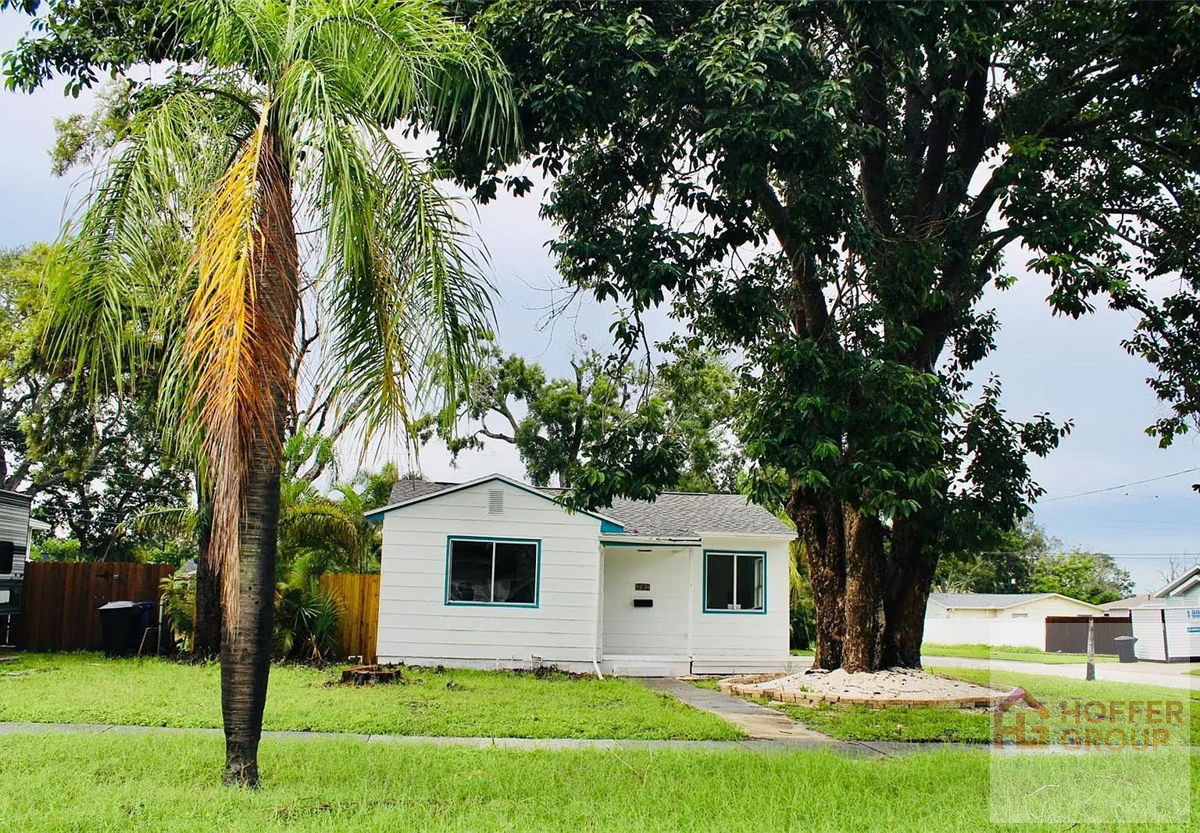 Saint Petersburg Home Opportunity | 3 Bed, 2 Bath Residence in 33703