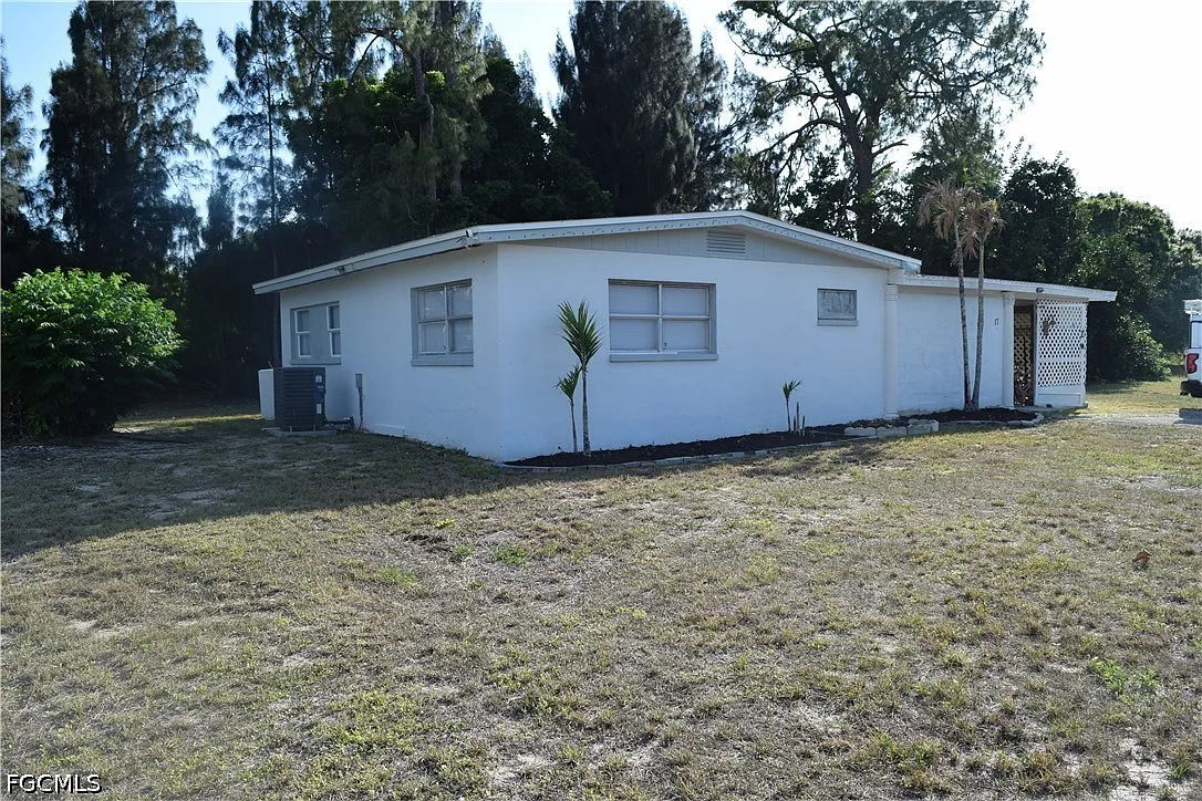 Cash Deal in LEHIGH ACRES, FL 33936
