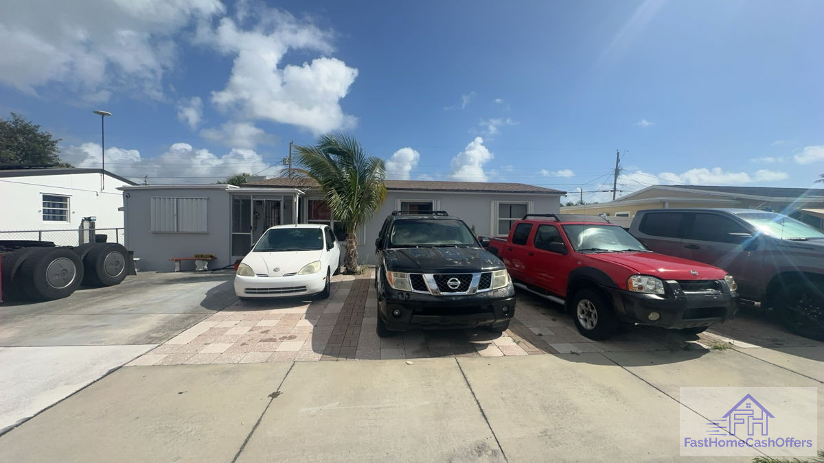 2121 Longwood Rd West Palm Beach FL 33409