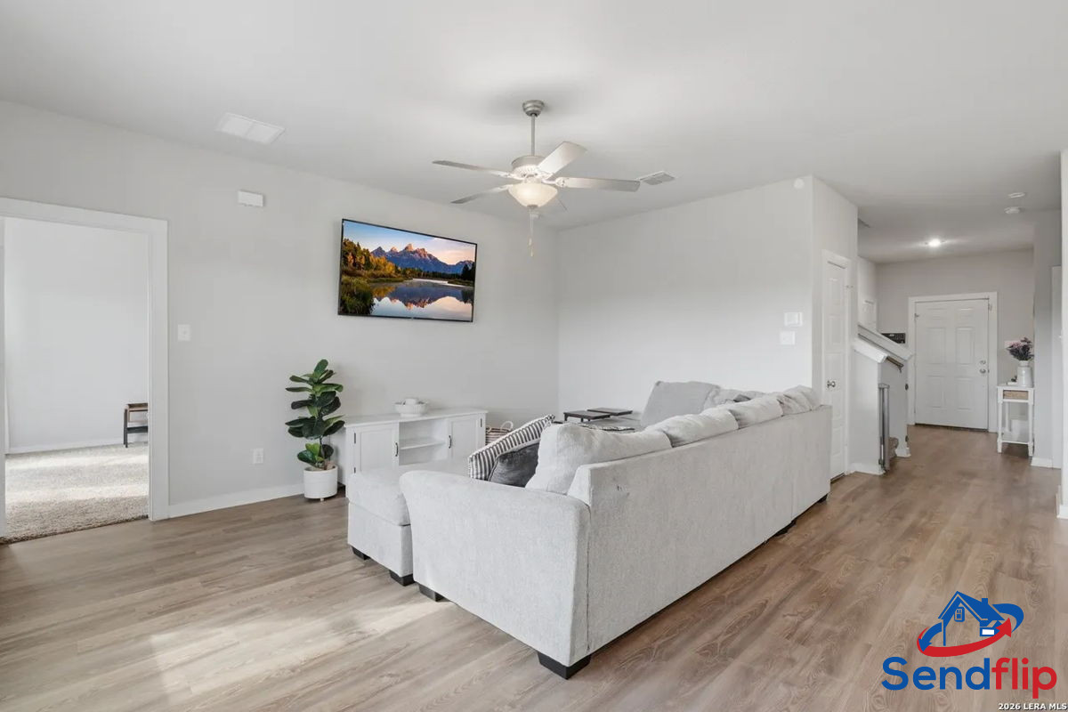 5BR Home in San Antonio , TX photo 9