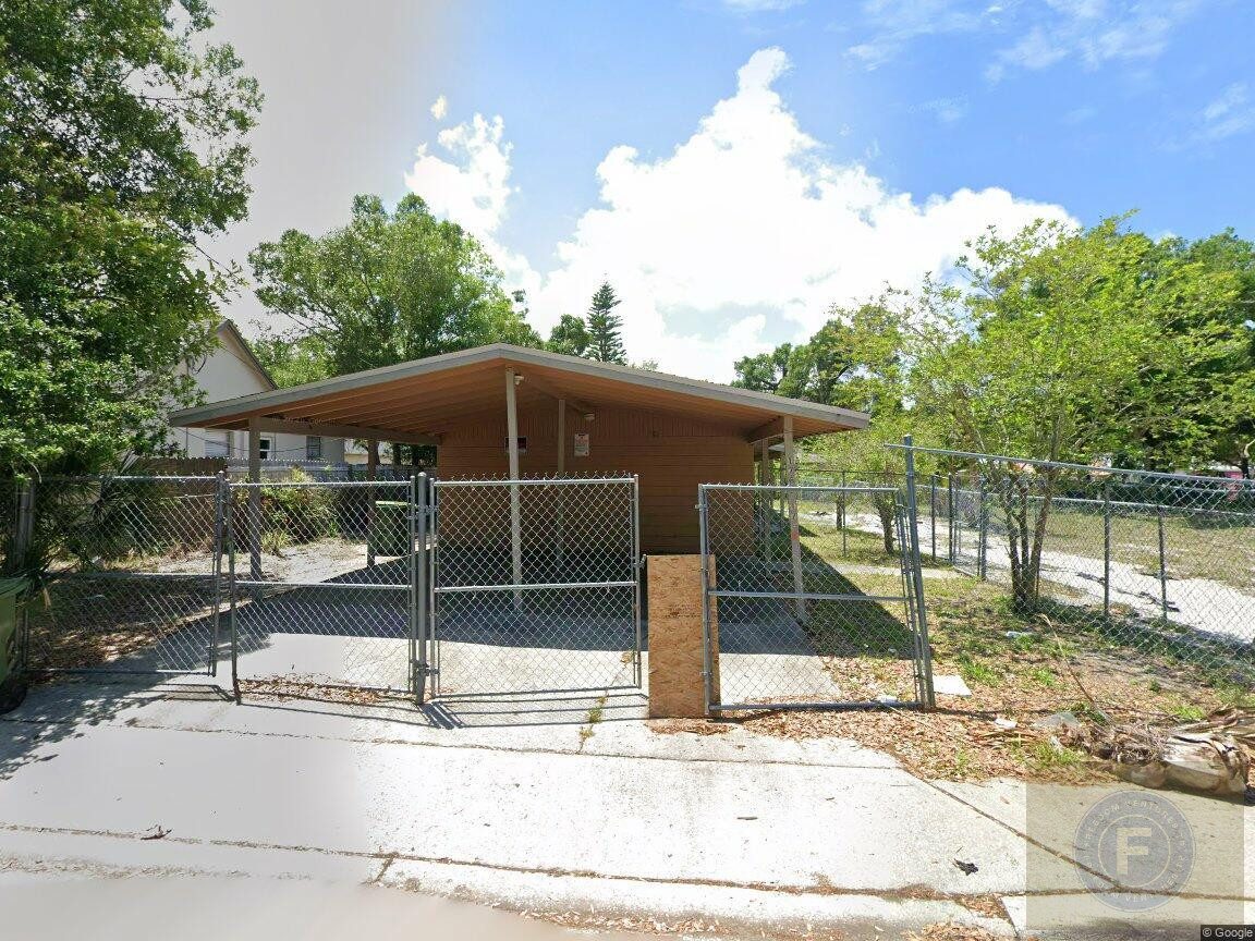 GREAT FIX AND FLIP OR BUY AND HOLD IN 1764 24th St, Sarasota, FL 34234