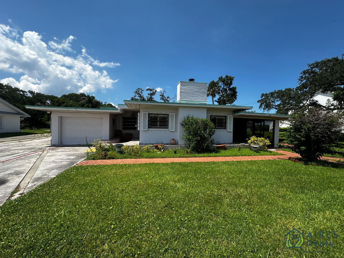 Fort Pierce Investor Special | Minutes to the Beach | $475K+ ARV