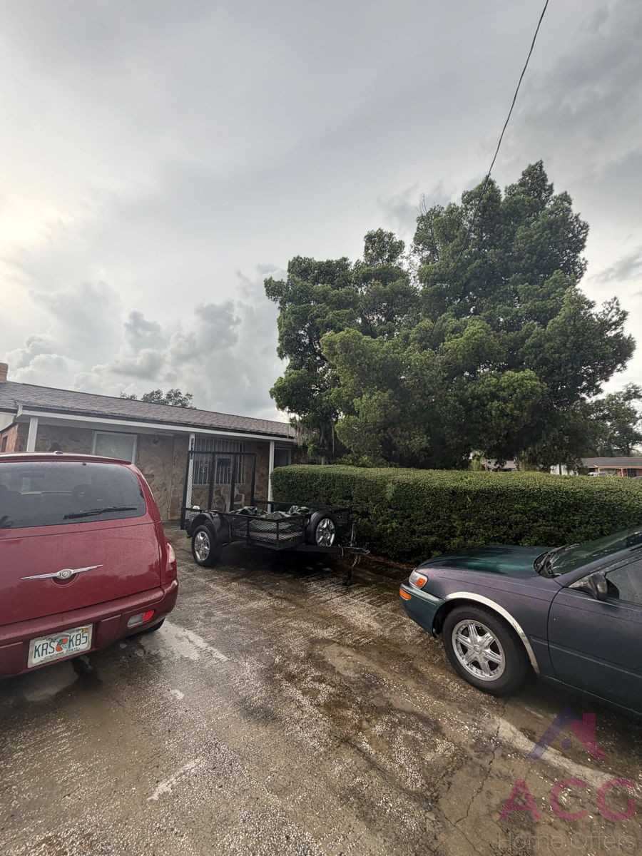 Tampa Block Home Opportunity!Investor opportunity in a desirable Tampa location.