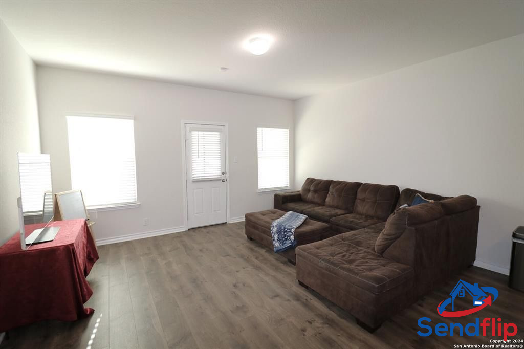 5BR Home in San Antonio , TX photo 8