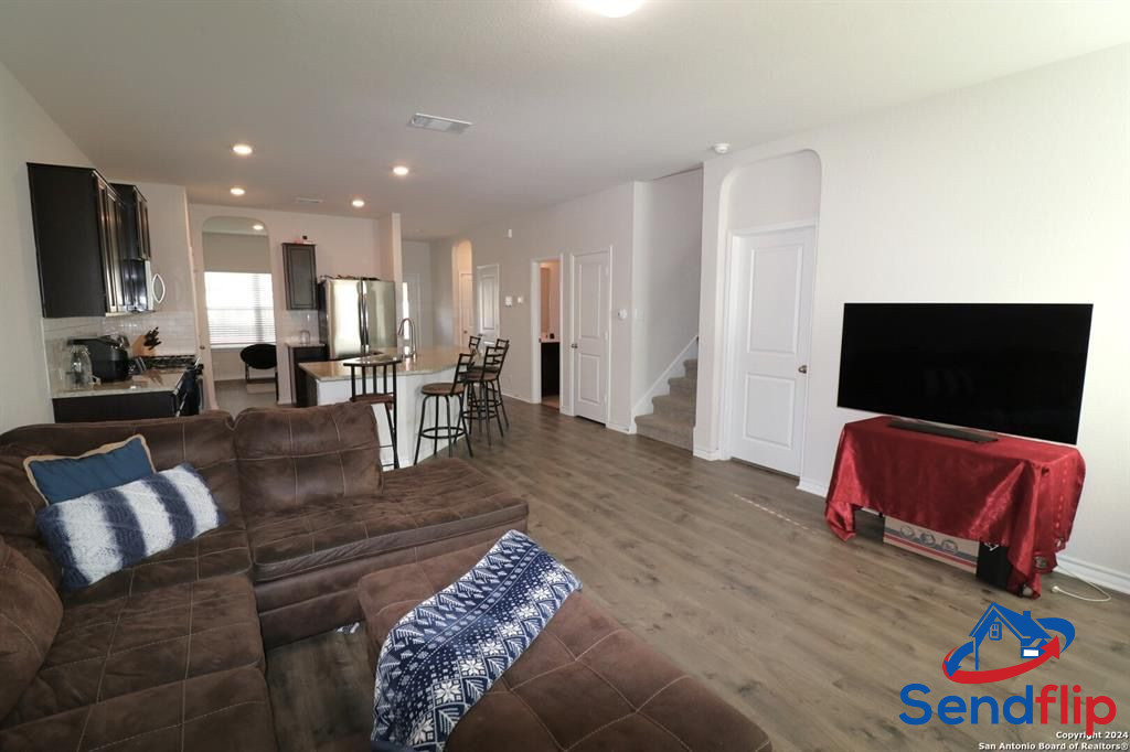 5BR Home in San Antonio , TX photo 9