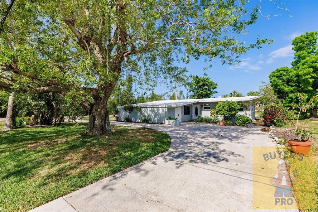Punta Gorda 3/2 Buy-and-Hold - Canal Front & New Roof