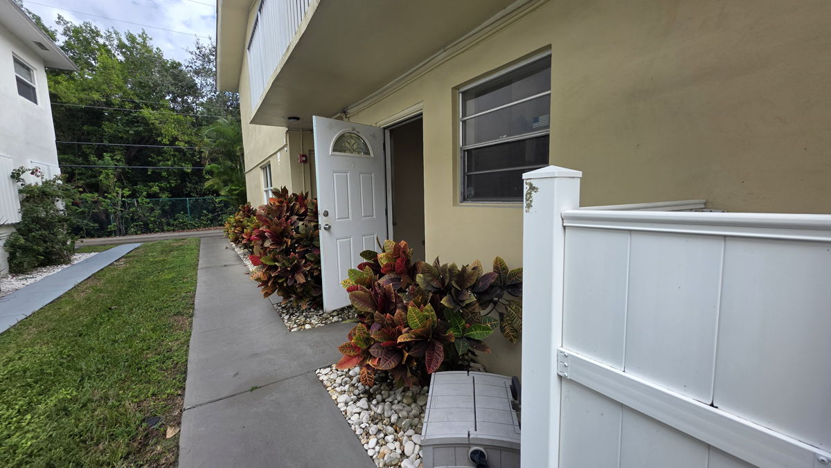 Call or text 305-721-4554 for wire instructions sight unseen offers get priority XXX N 12th Ct, Hollywood, FL 33019