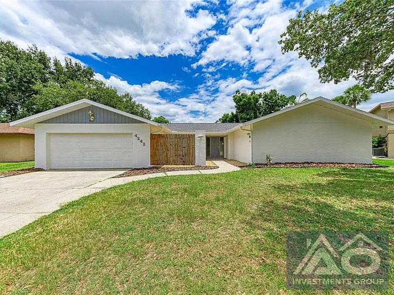 (SARASOTA) 3 Beds / 2 Baths for 399k worth 510k!