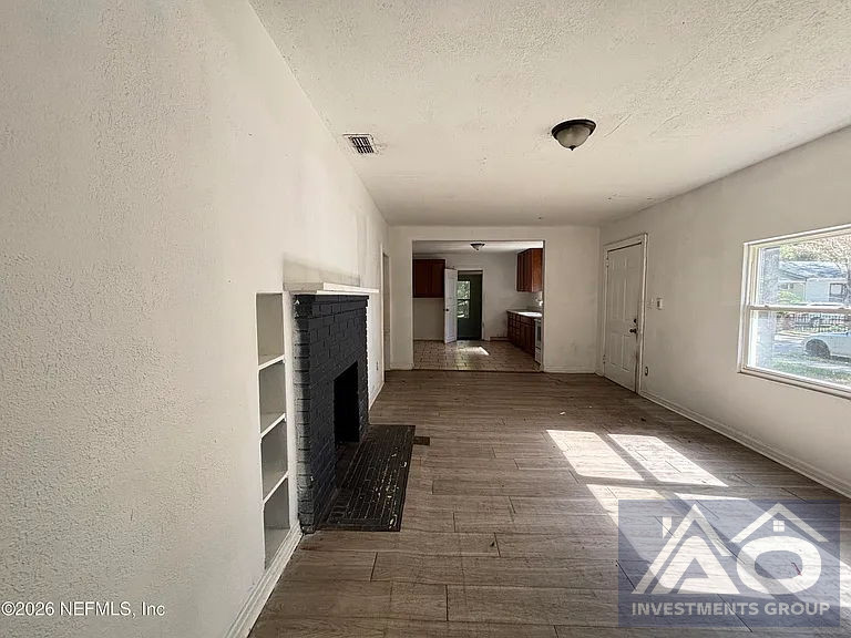 (JACKSONVILLE) 3 Beds / 1 Bath only for 92k!