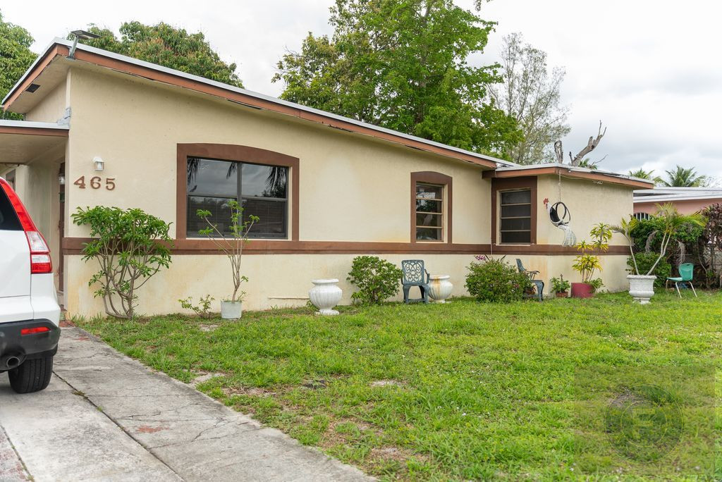 GREAT FIX AND FLIP OR BUY AND HOLD IN 465 NW 133rd St, North Miami, FL 33168